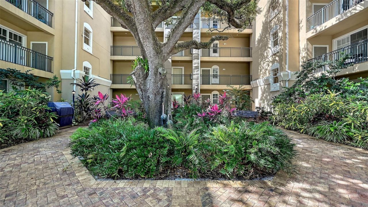 1268 11th Street , Unit 2404, Sarasota, FL 34236 Photo