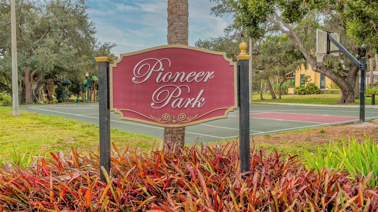 1268 11th Street , Unit 2404, Sarasota, FL 34236 Photo