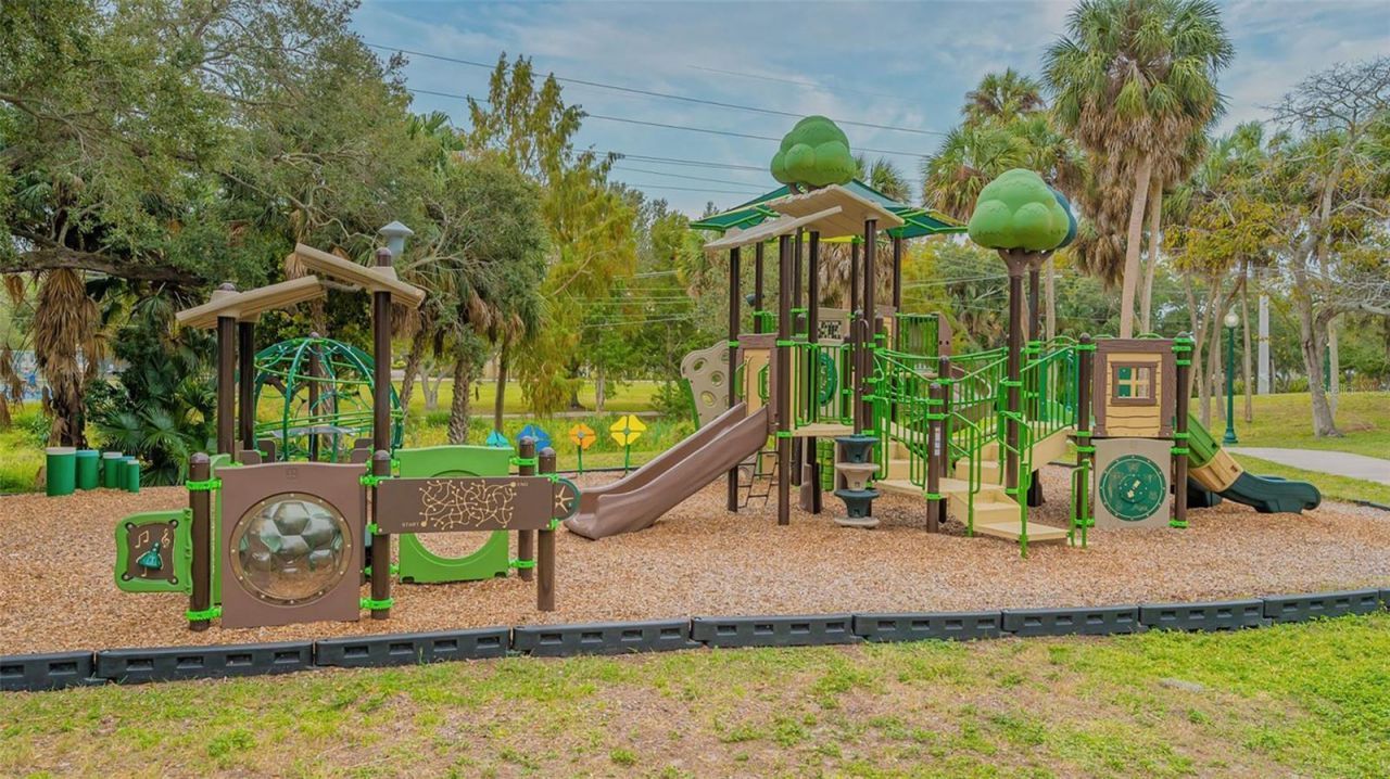 1268 11th Street , Unit 2404, Sarasota, FL 34236 Photo