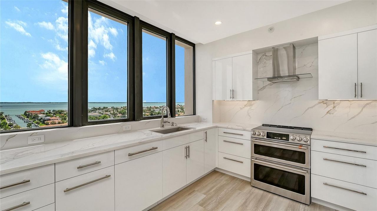 1211 Gulf Of Mexico Drive, Unit 701, Longboat Key, FL 34228 Photo