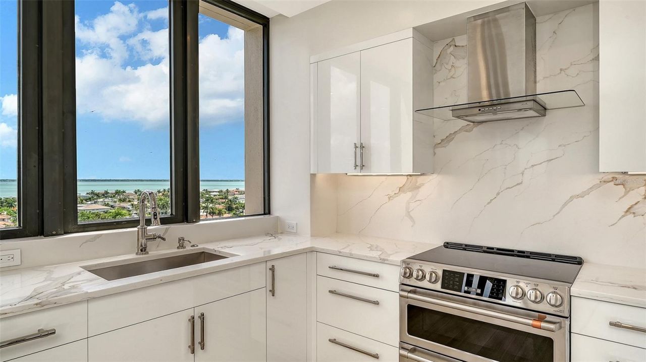 1211 Gulf Of Mexico Drive, Unit 701, Longboat Key, FL 34228 Photo