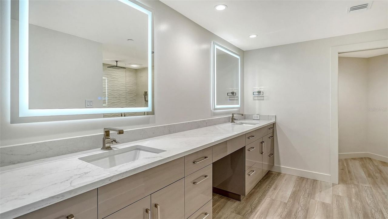 1211 Gulf Of Mexico Drive, Unit 701, Longboat Key, FL 34228 Photo