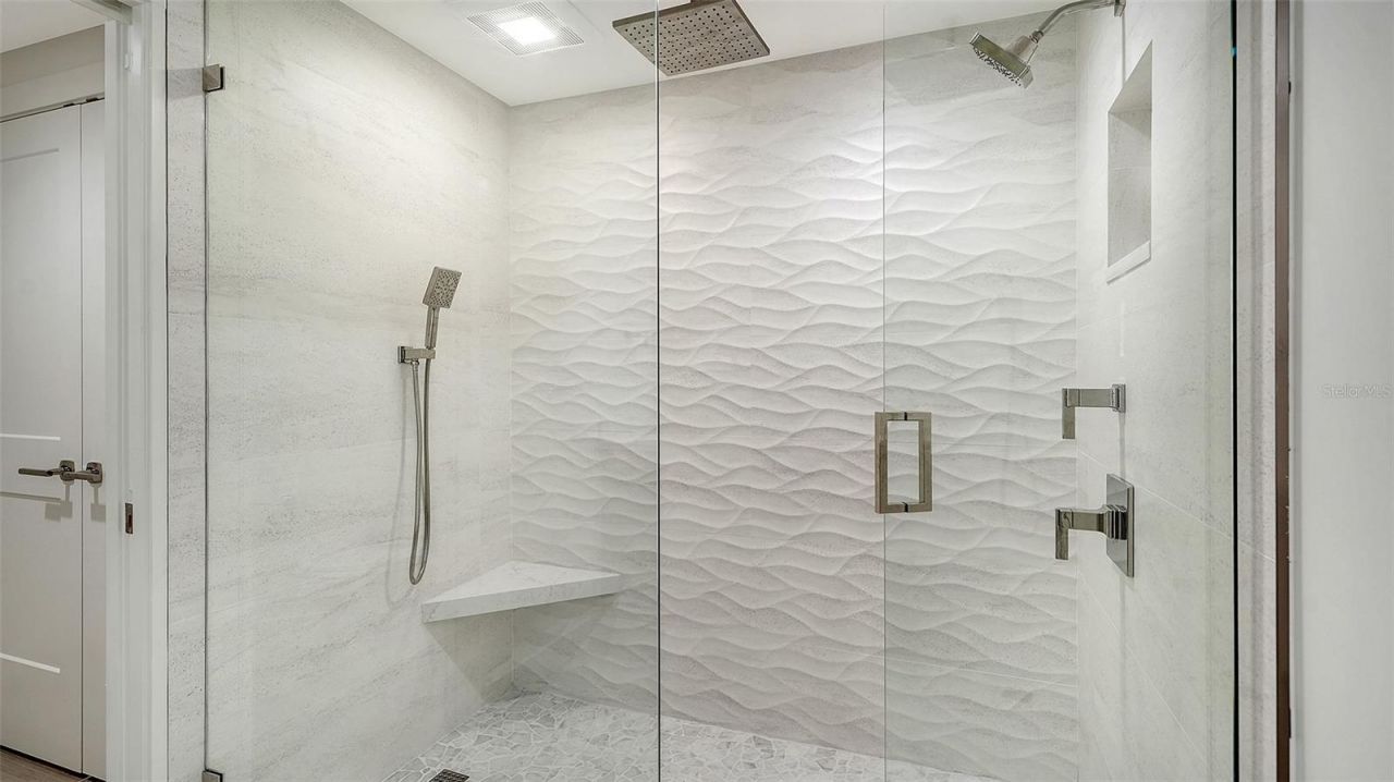 1211 Gulf Of Mexico Drive, Unit 701, Longboat Key, FL 34228 Photo