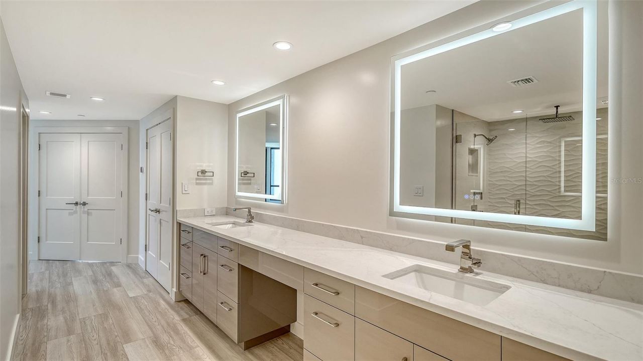 1211 Gulf Of Mexico Drive, Unit 701, Longboat Key, FL 34228 Photo