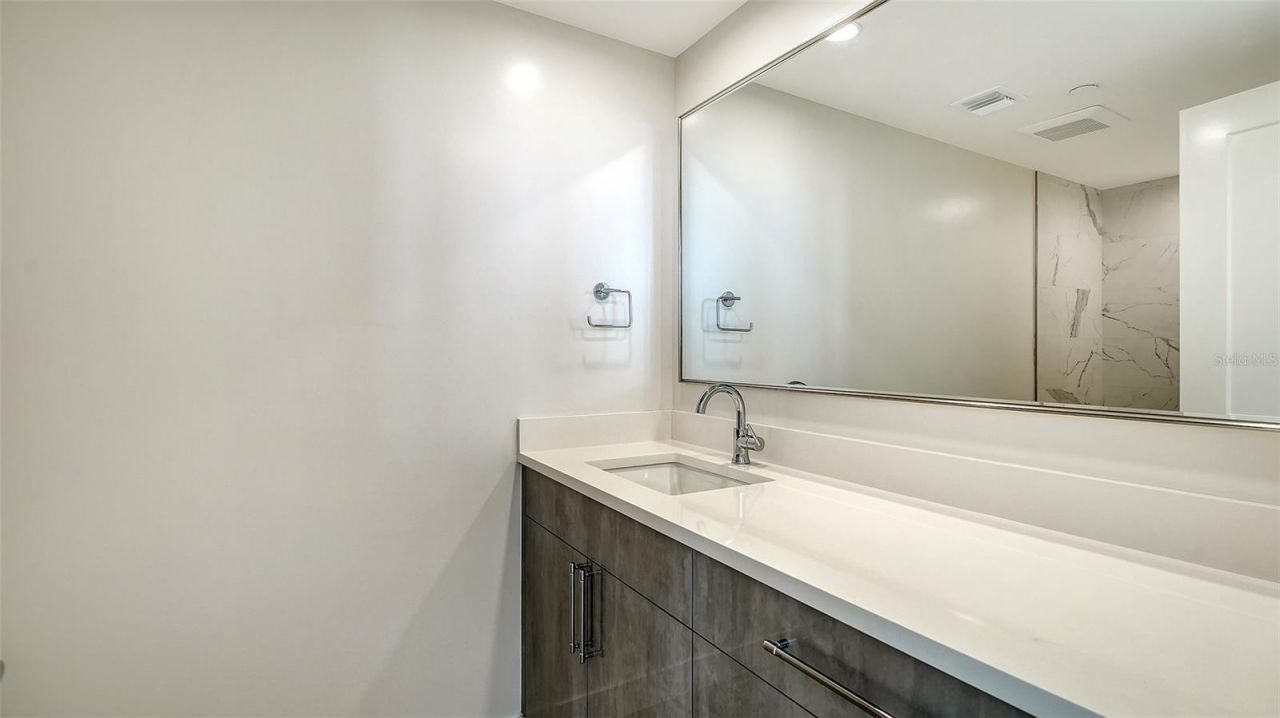 1211 Gulf Of Mexico Drive, Unit 701, Longboat Key, FL 34228 Photo
