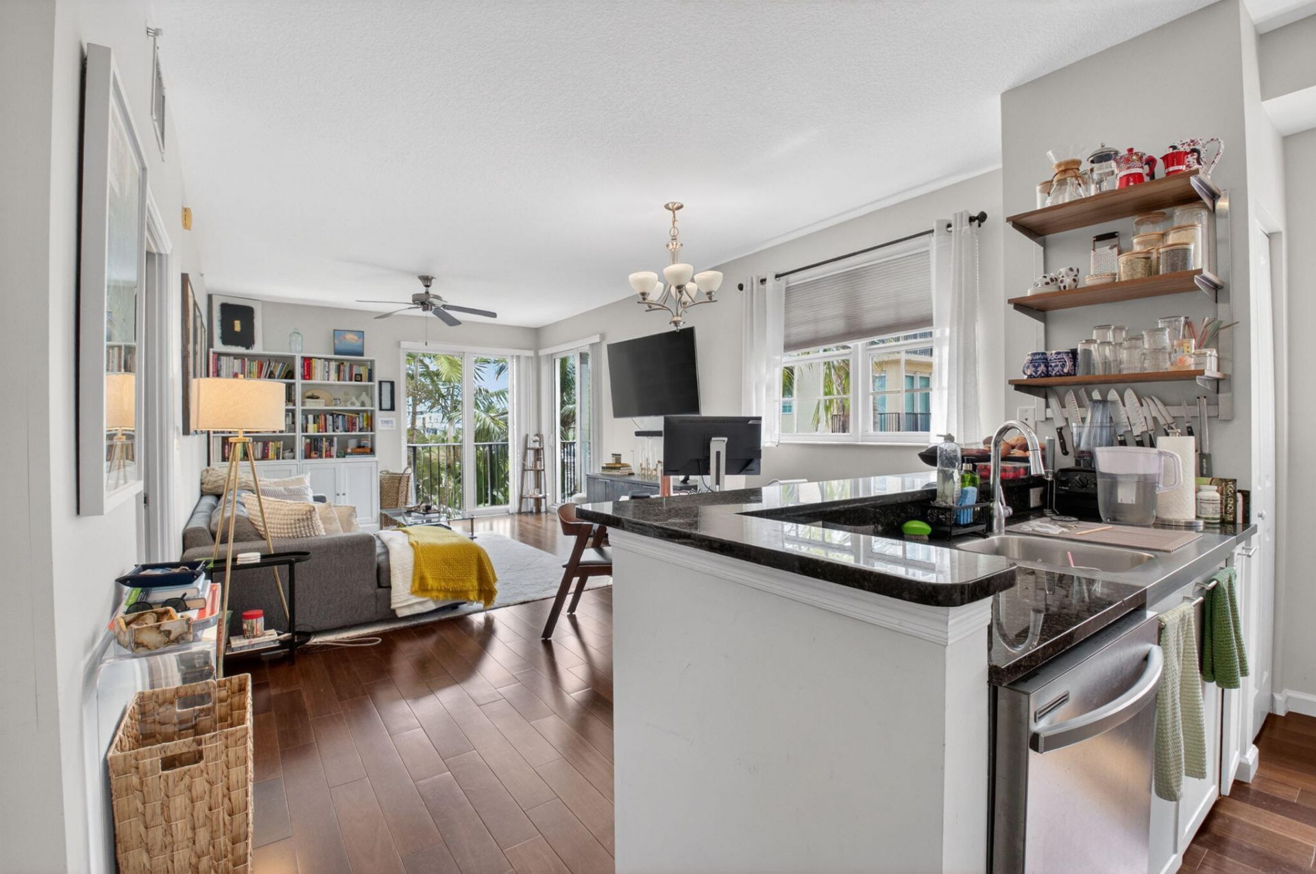 225 NE 1st Street, Unit 301, Delray Beach, FL 33444 Photo