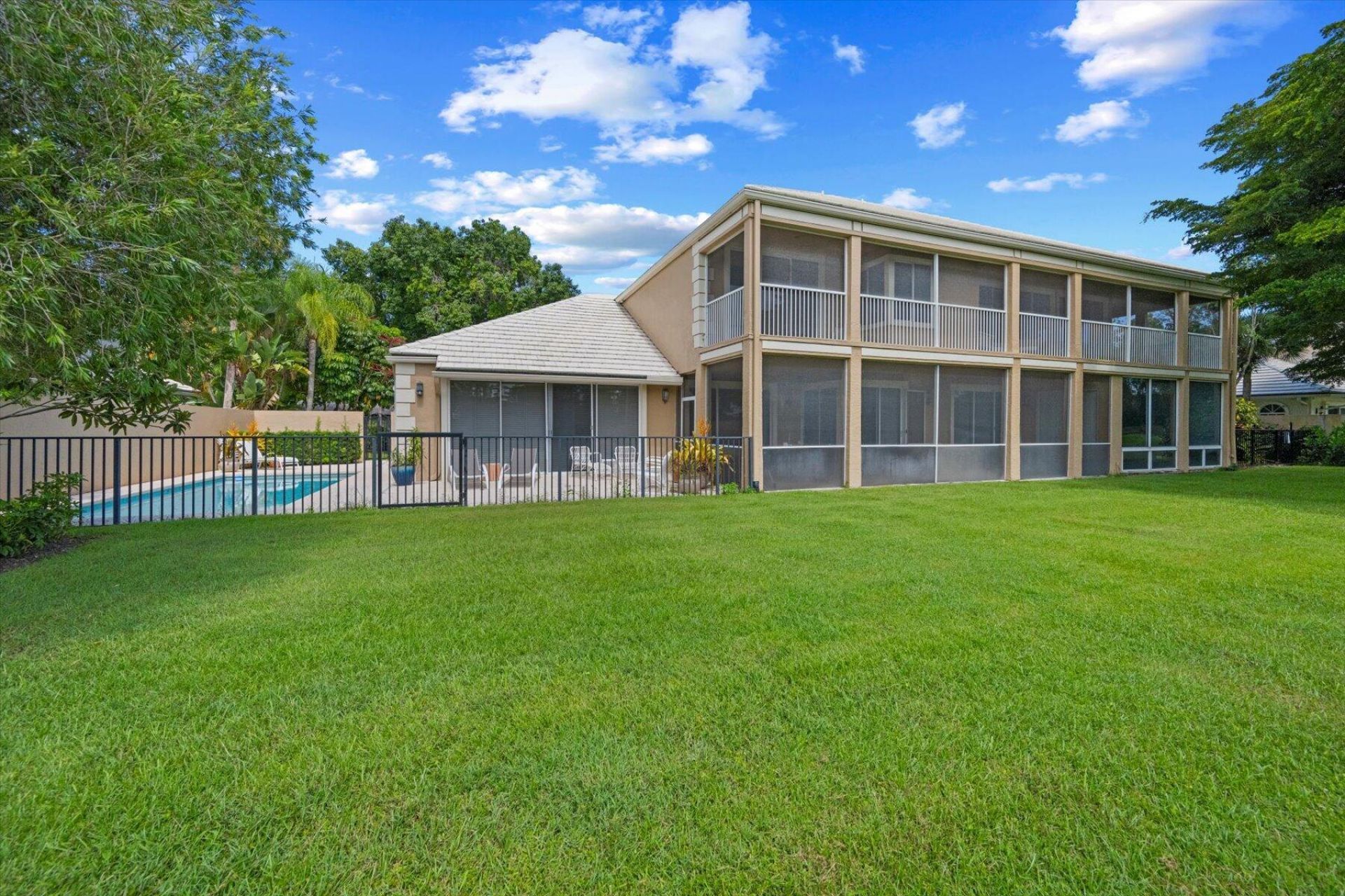 11875 Pebblewood Drive, Unit 201, Wellington, FL 33414 Photo