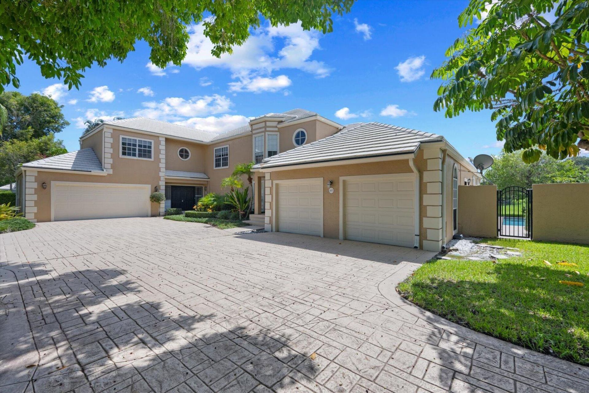 11875 Pebblewood Drive, Unit 201, Wellington, FL 33414 Photo
