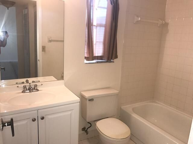 2650 Greenwood, Unit 2160, Boca Raton, FL 33431 Photo