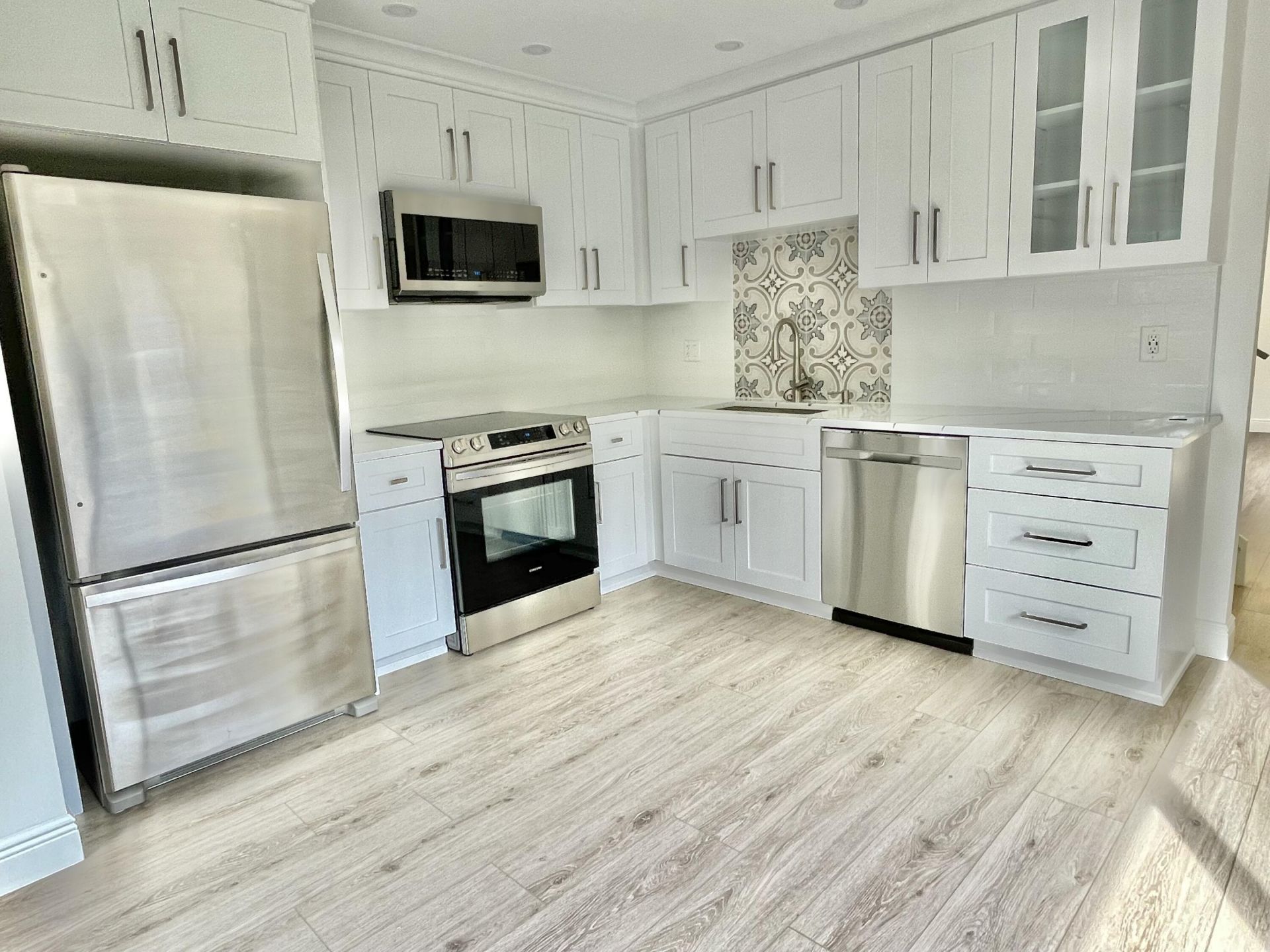 359 Prestwick Circle, Unit 2, Palm Beach Gardens, FL 33418 Photo