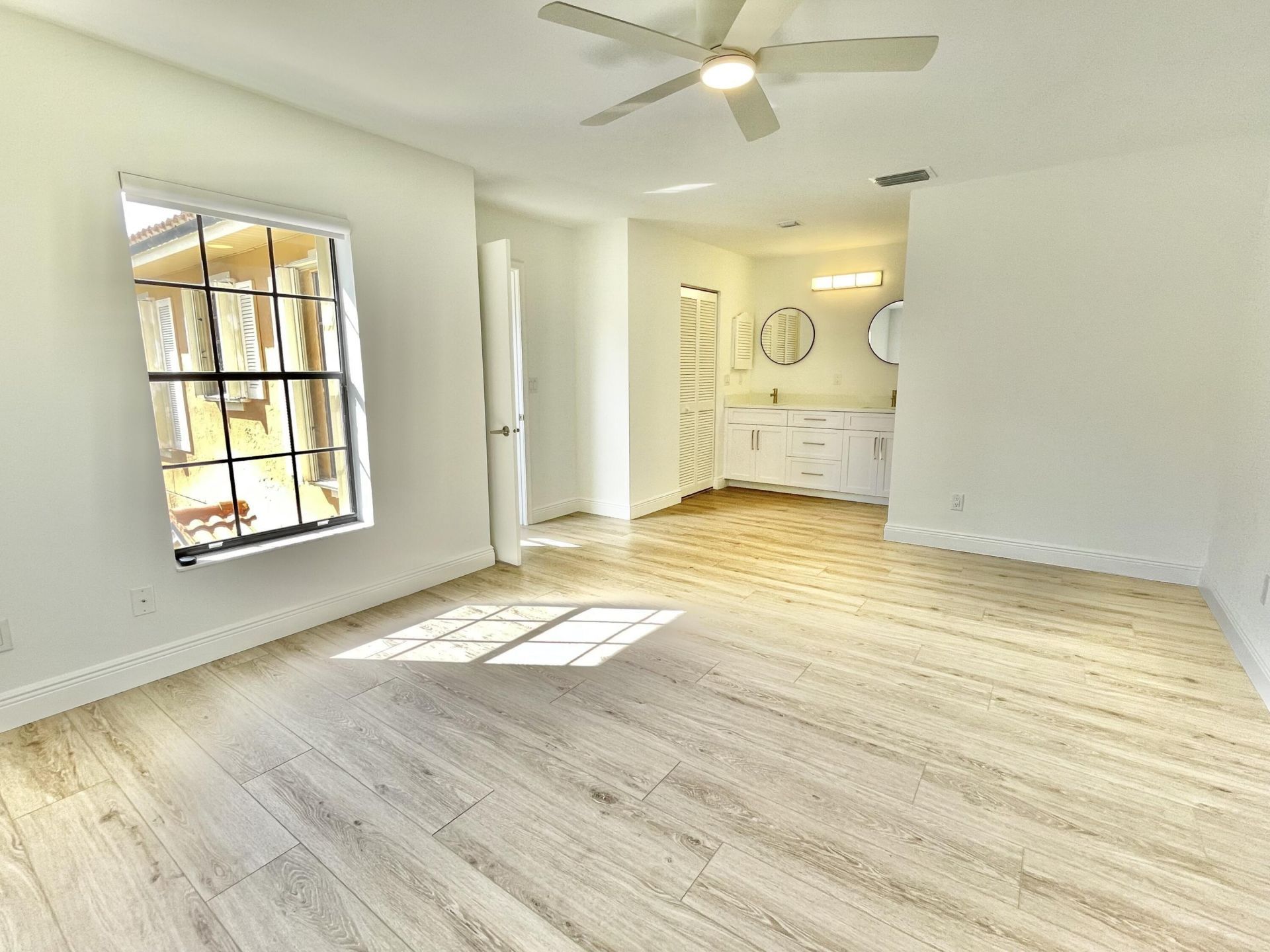 359 Prestwick Circle, Unit 2, Palm Beach Gardens, FL 33418 Photo