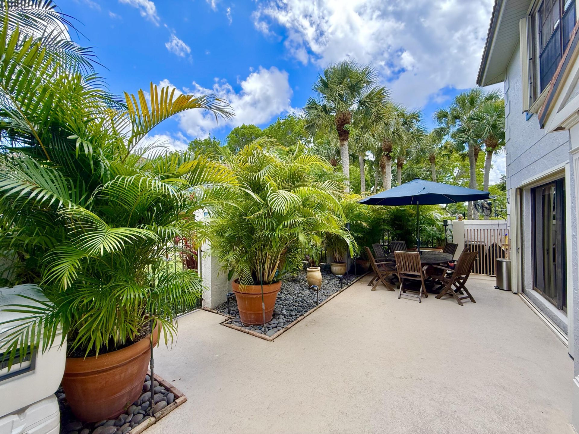 359 Prestwick Circle, Unit 2, Palm Beach Gardens, FL 33418 Photo