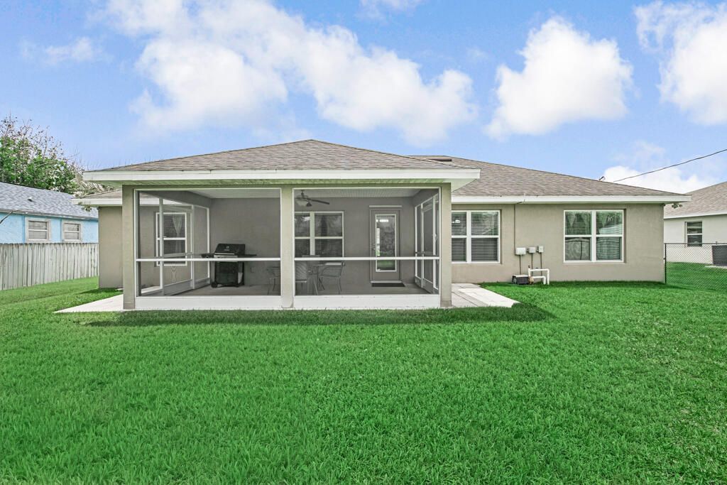 367 SW Grimaldo Terrace, Port Saint Lucie, FL 34984 Photo