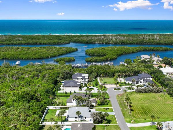8361 SE Pilots Cove Terrace, Hobe Sound, FL 33455