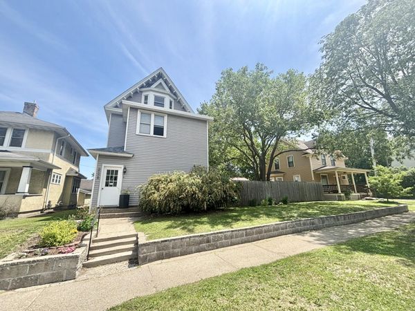 228 Victoria Street N, Saint Paul, MN 55104