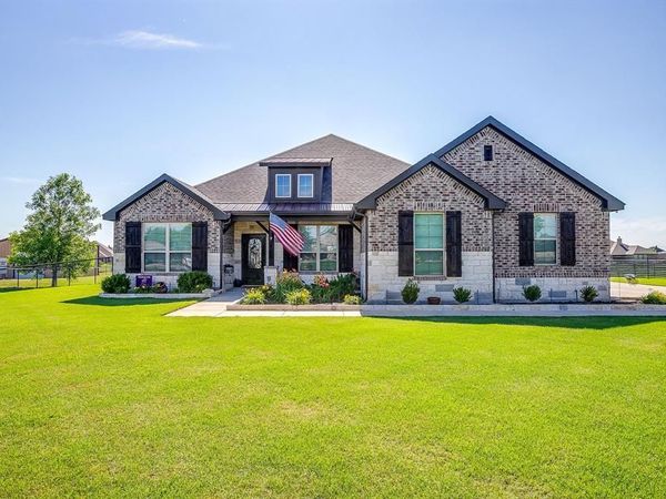 7825 Sagebrush Lane, Godley, TX 76044