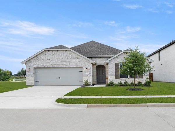 1645 Elle Lane, Aubrey, TX 76227
