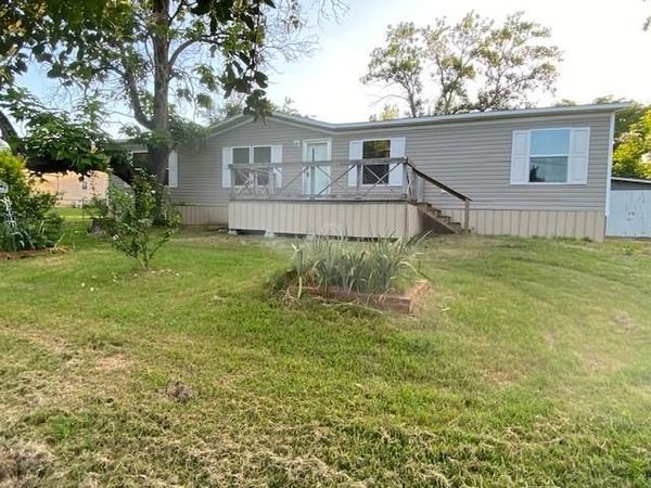 111 Pine Street, Ravenna, TX 75476