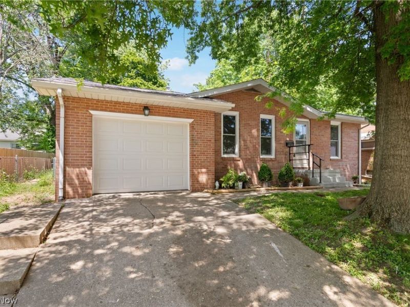 2219 34th Street NW, Canton, OH 44709 Photo 3