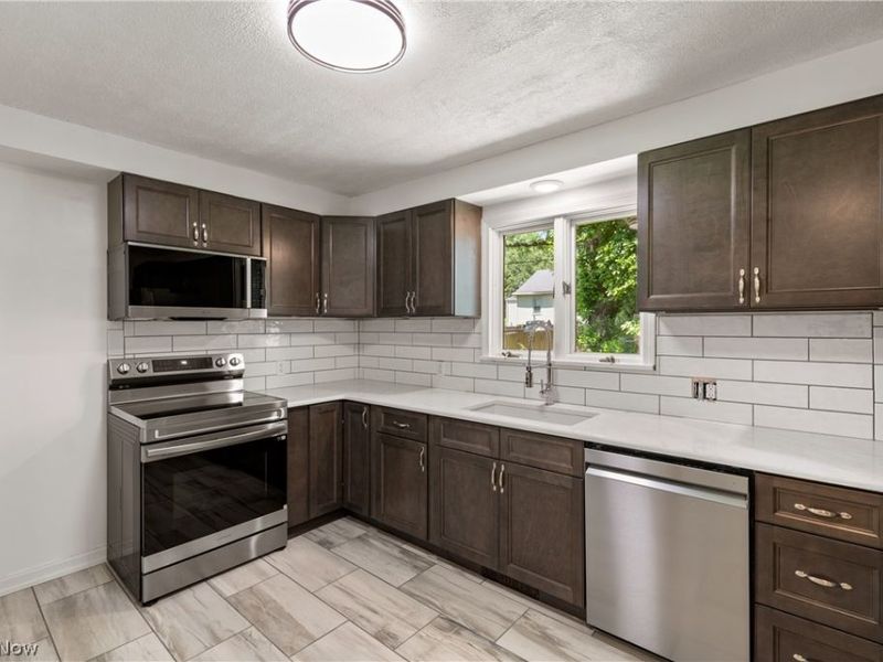 2219 34th Street NW, Canton, OH 44709 Photo 9