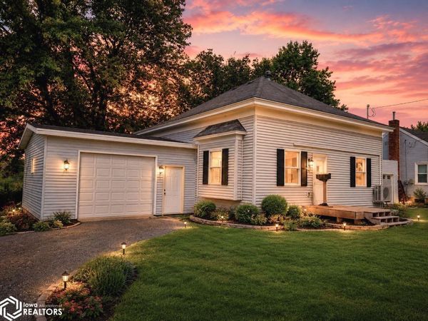 908 S Main Street, Sigourney, IA 52591