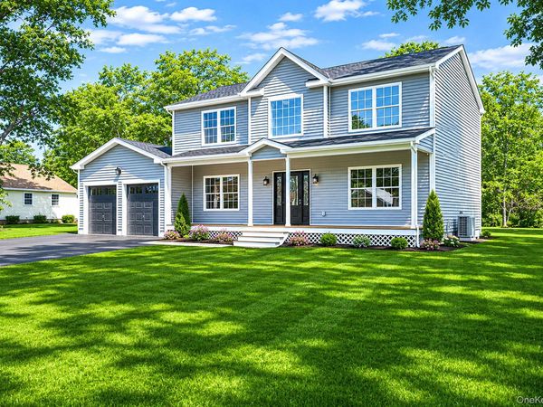 11 Henry Avenue , Ronkonkoma, NY 11779