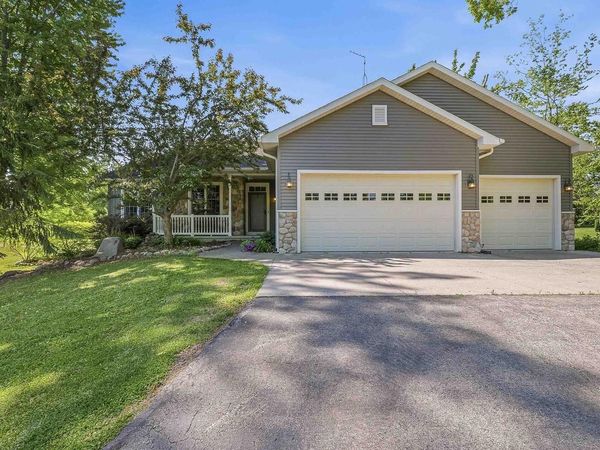 W7974 THOMASWOOD TRAIL, Fond Du Lac, WI 54937
