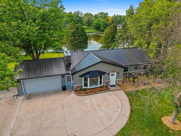 201 LAKESIDE DRIVE, Clintonville, WI 54929