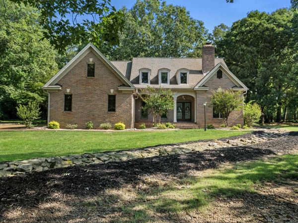 4 Robinwood Dr, Searcy, AR 72143