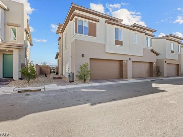 692 Echelon Street , Las Vegas, NV 89138