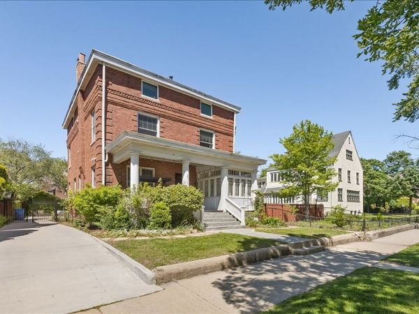 6910 S Euclid Avenue, Chicago, IL 60649