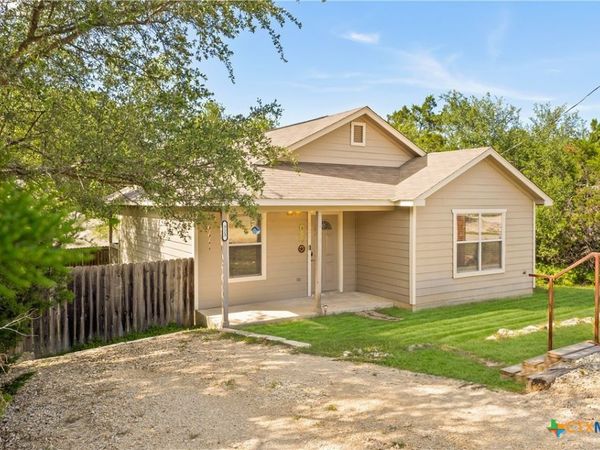 323 Lexington Pass , Canyon Lake, TX 78133