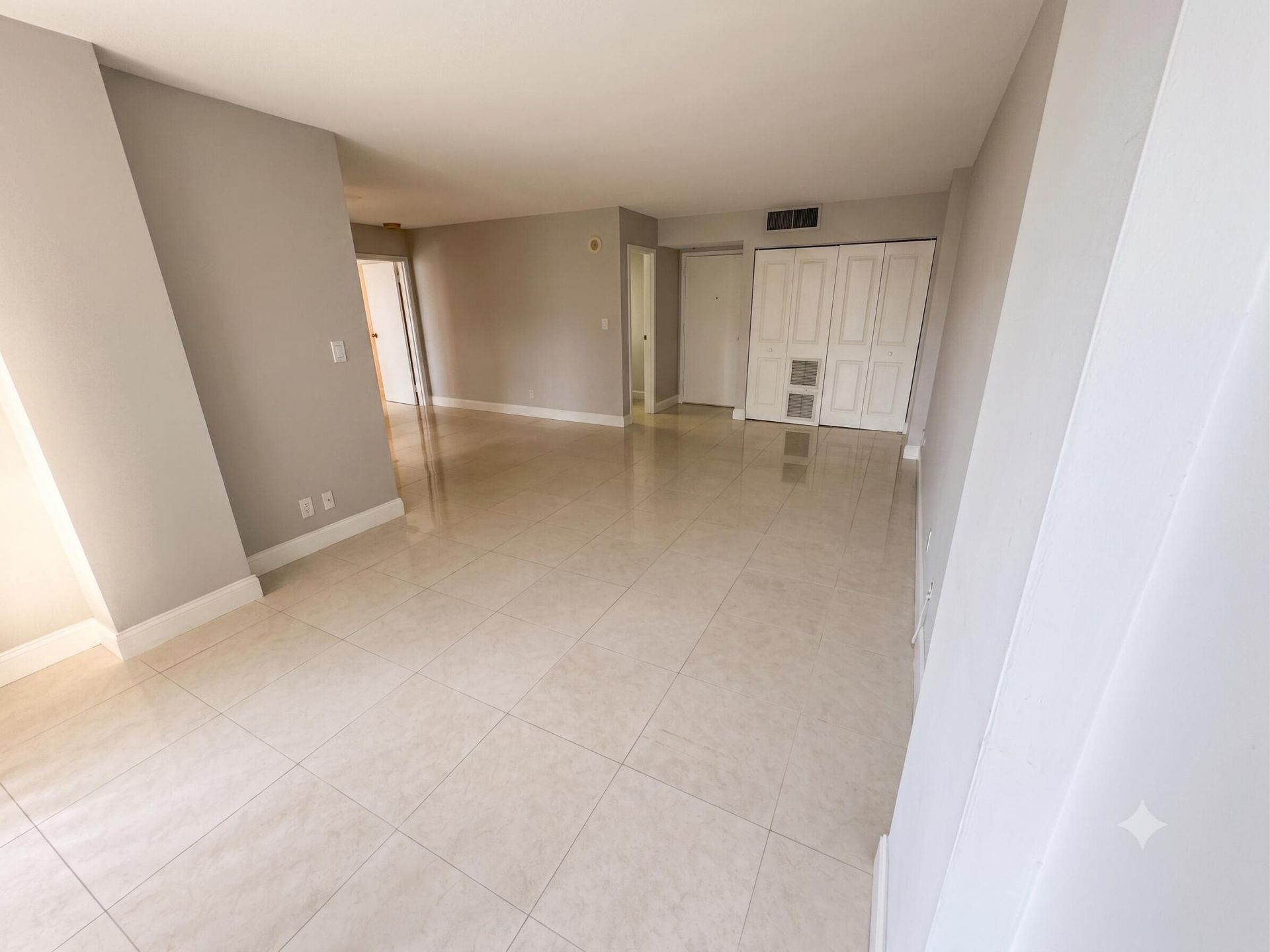 17021 N Bay Road, Sunny Isles Beach, FL 33160 Photo