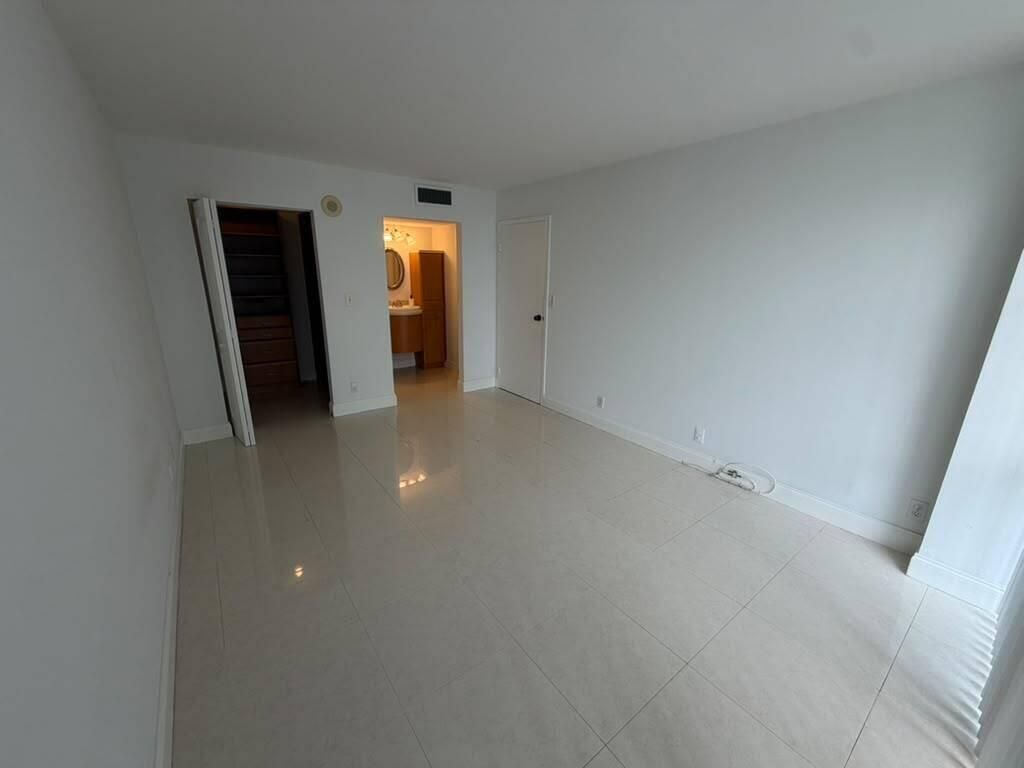 17021 N Bay Road, Sunny Isles Beach, FL 33160 Photo
