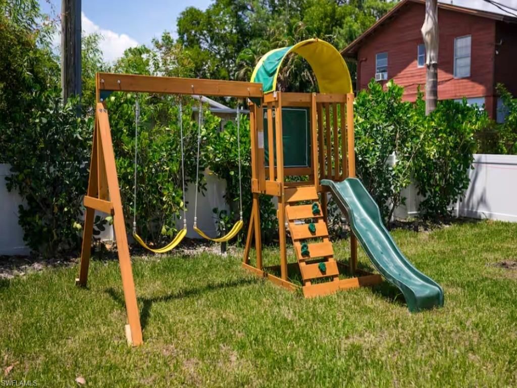 3015 Karen Dr , Naples, FL 34112 Photo