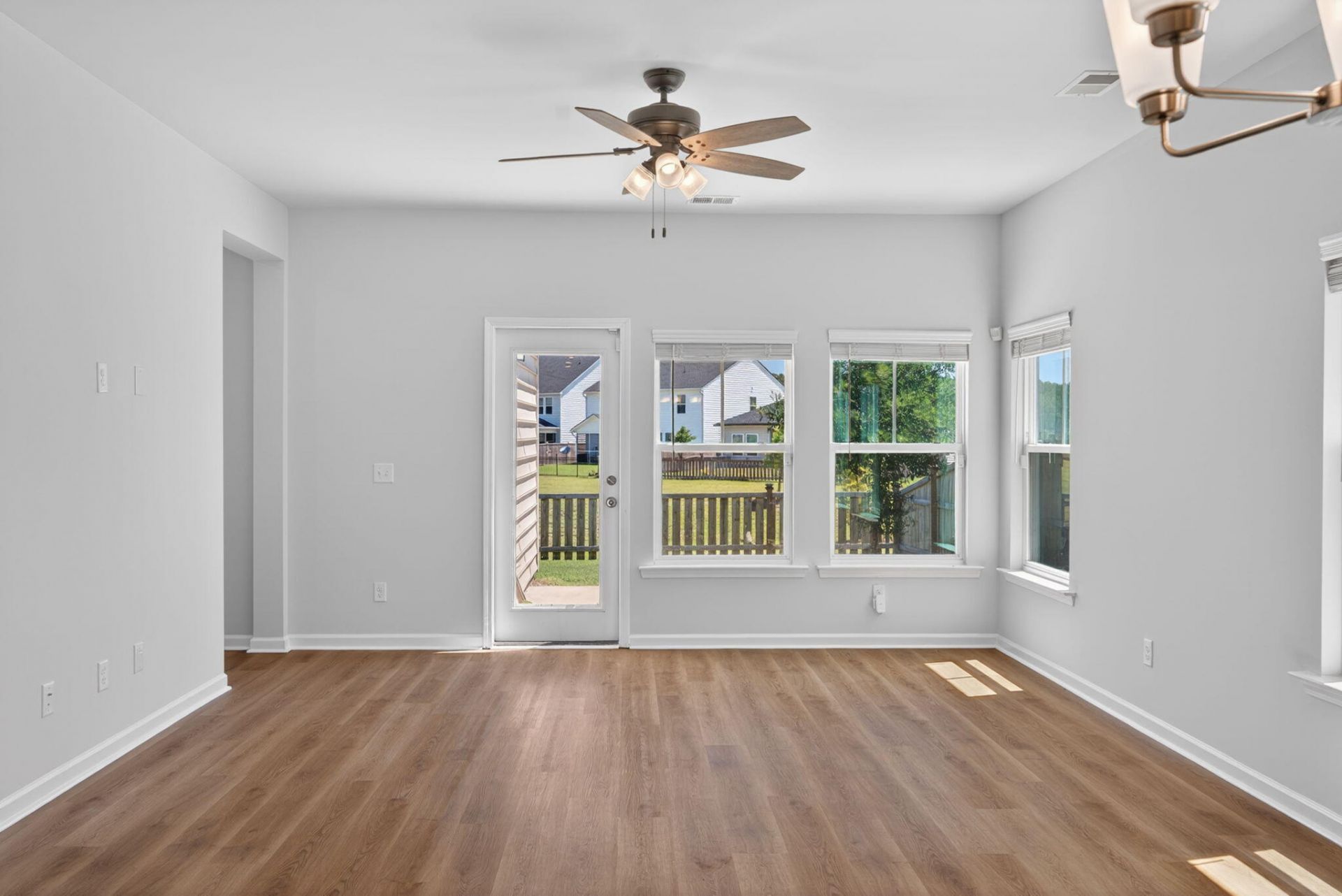 306 Blue Mountain Drive Photo 14