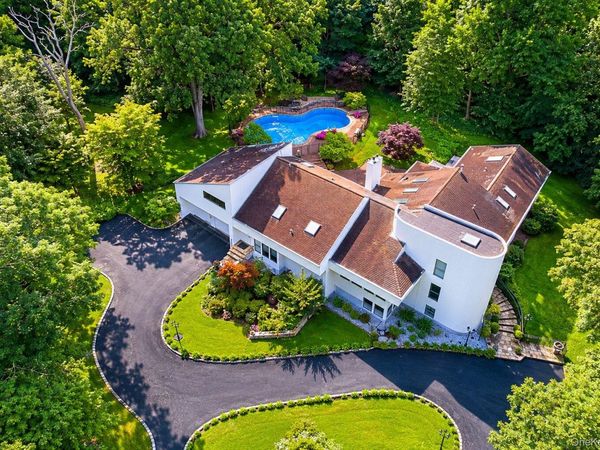 4 Stoneridge Court , Syosset, NY 11791