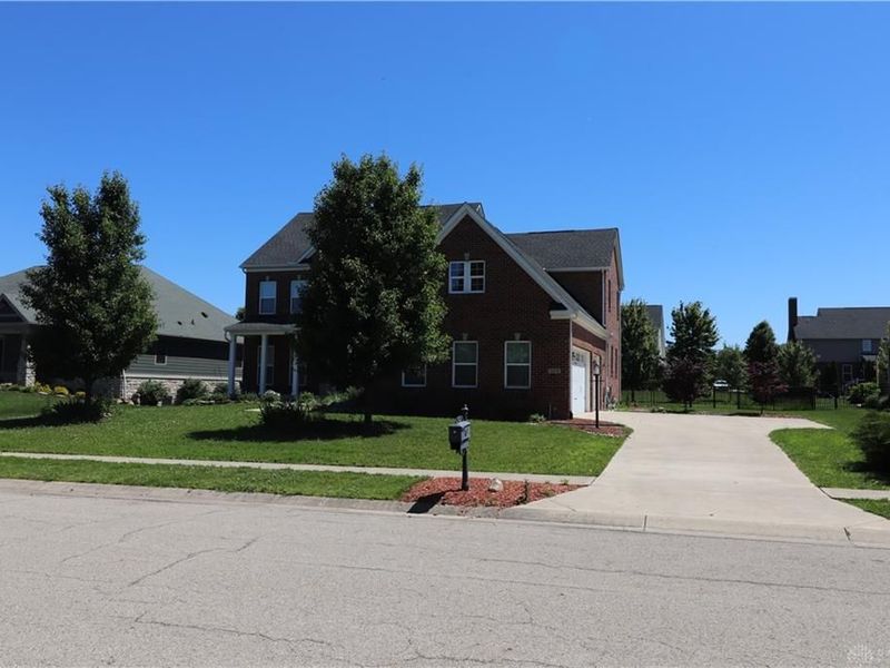 10509 Wallingsford Circle, Centerville, OH 45458 Photo 2
