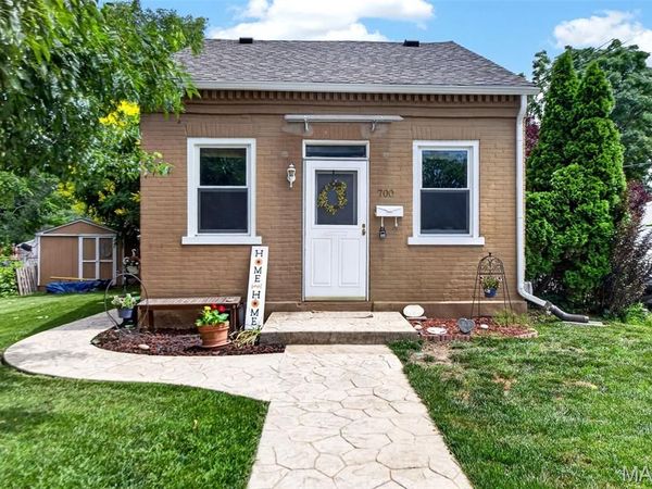 700 Adams Street, St Charles, MO 63301