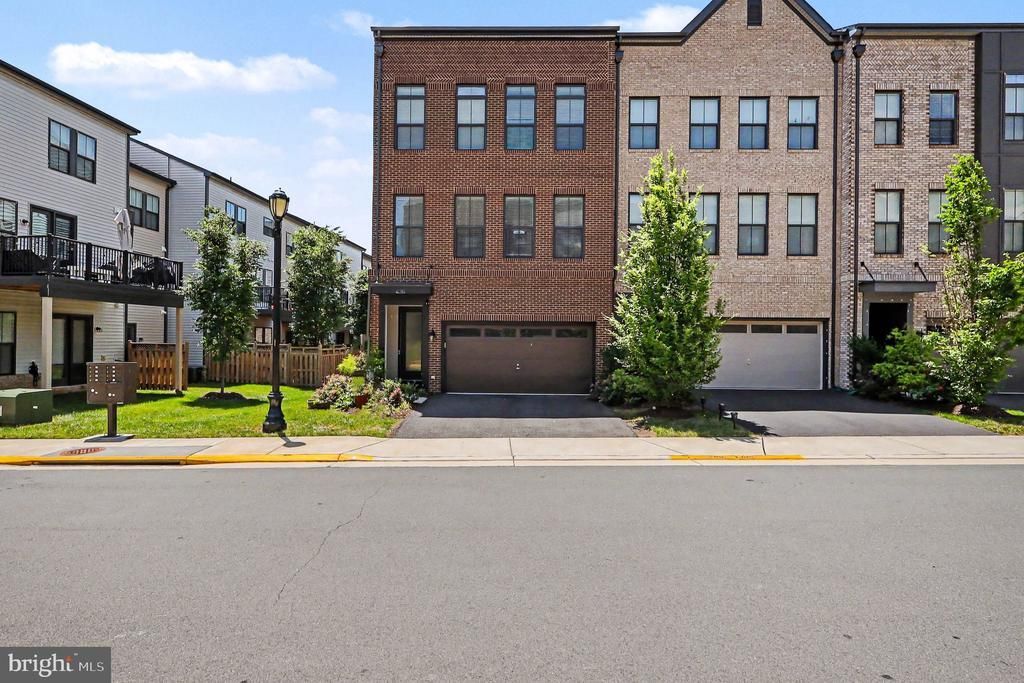 42361 VANCOUVER TERRACE, BRAMBLETON, VA 20148
