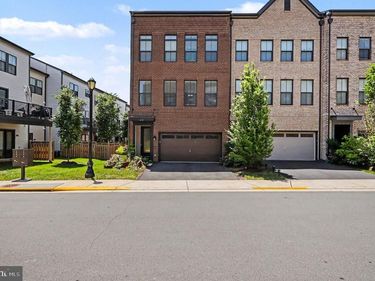 42361 VANCOUVER TERRACE, BRAMBLETON, VA 20148