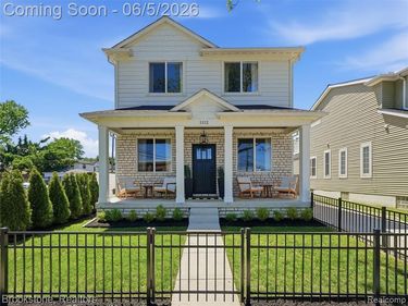 1112 Bennaville Avenue, Birmingham, MI 48009