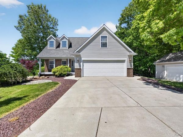 9055 Hegel Road, Atlas Twp, MI 48438