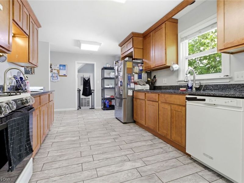 2431 White Road , University Heights, OH 44118 Photo 6