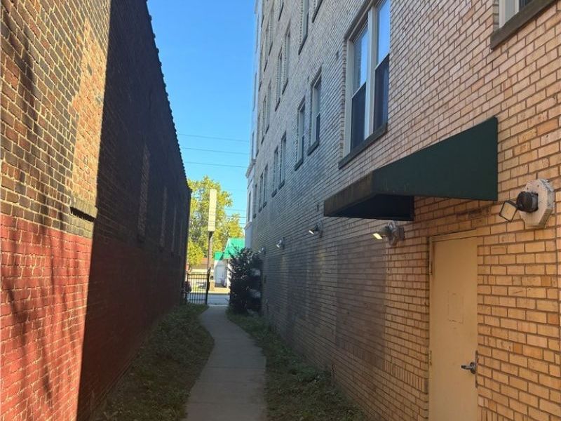5644 Broadway Avenue, Unit 201, Cleveland, OH 44127 Photo 11