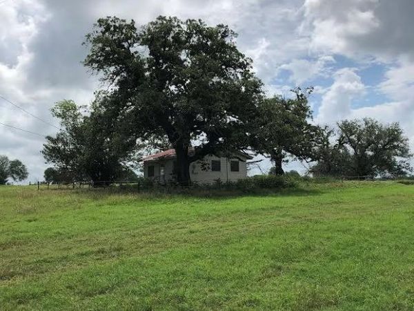 8526 US 90 W Highway , Harwood, TX 78632