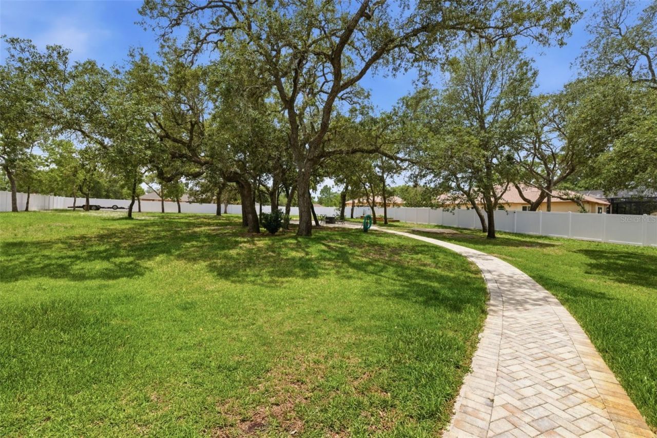 11145 Mountain Mockingbird Rd, Weeki Wachee, FL 34614 Photo