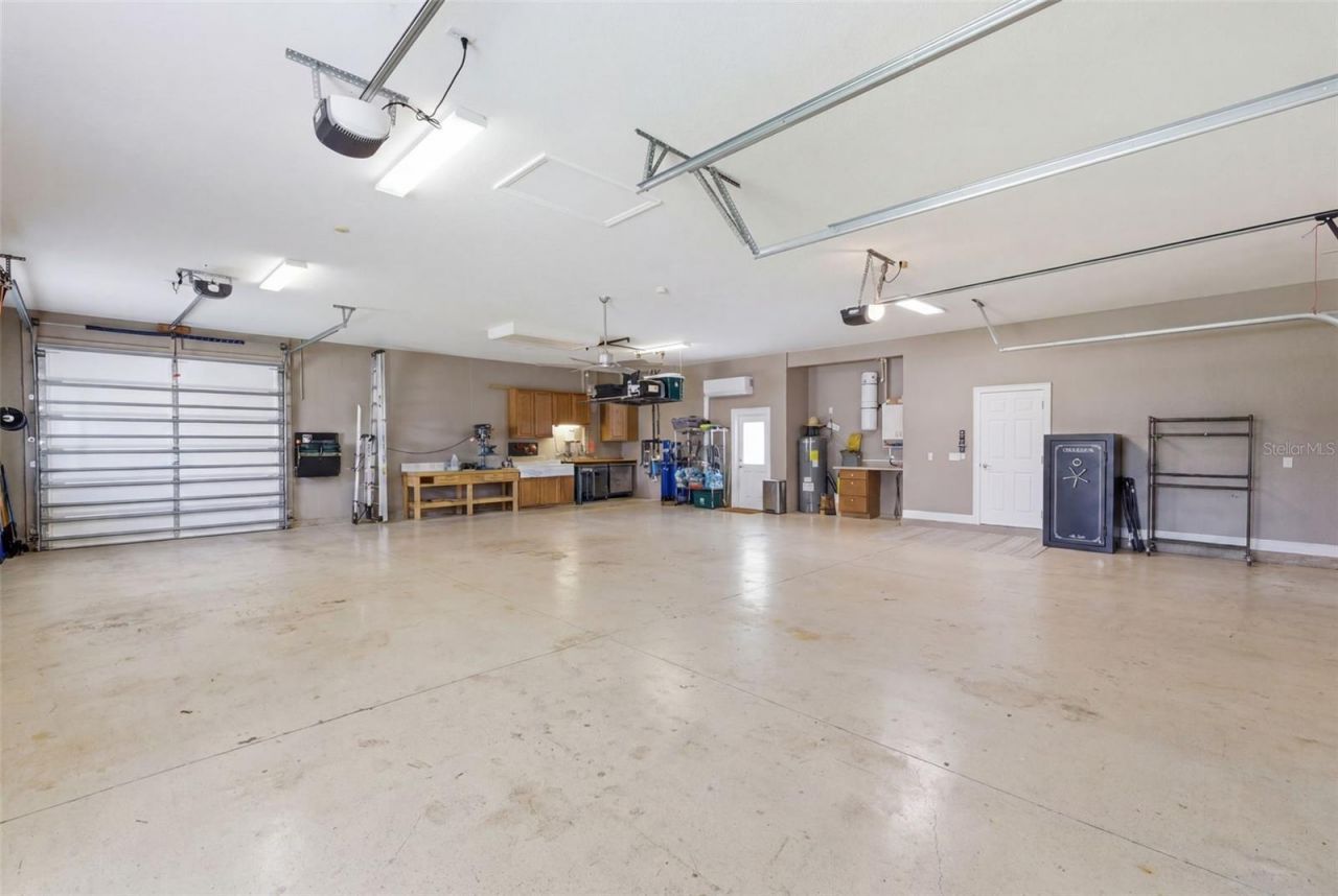 11145 Mountain Mockingbird Rd, Weeki Wachee, FL 34614 Photo