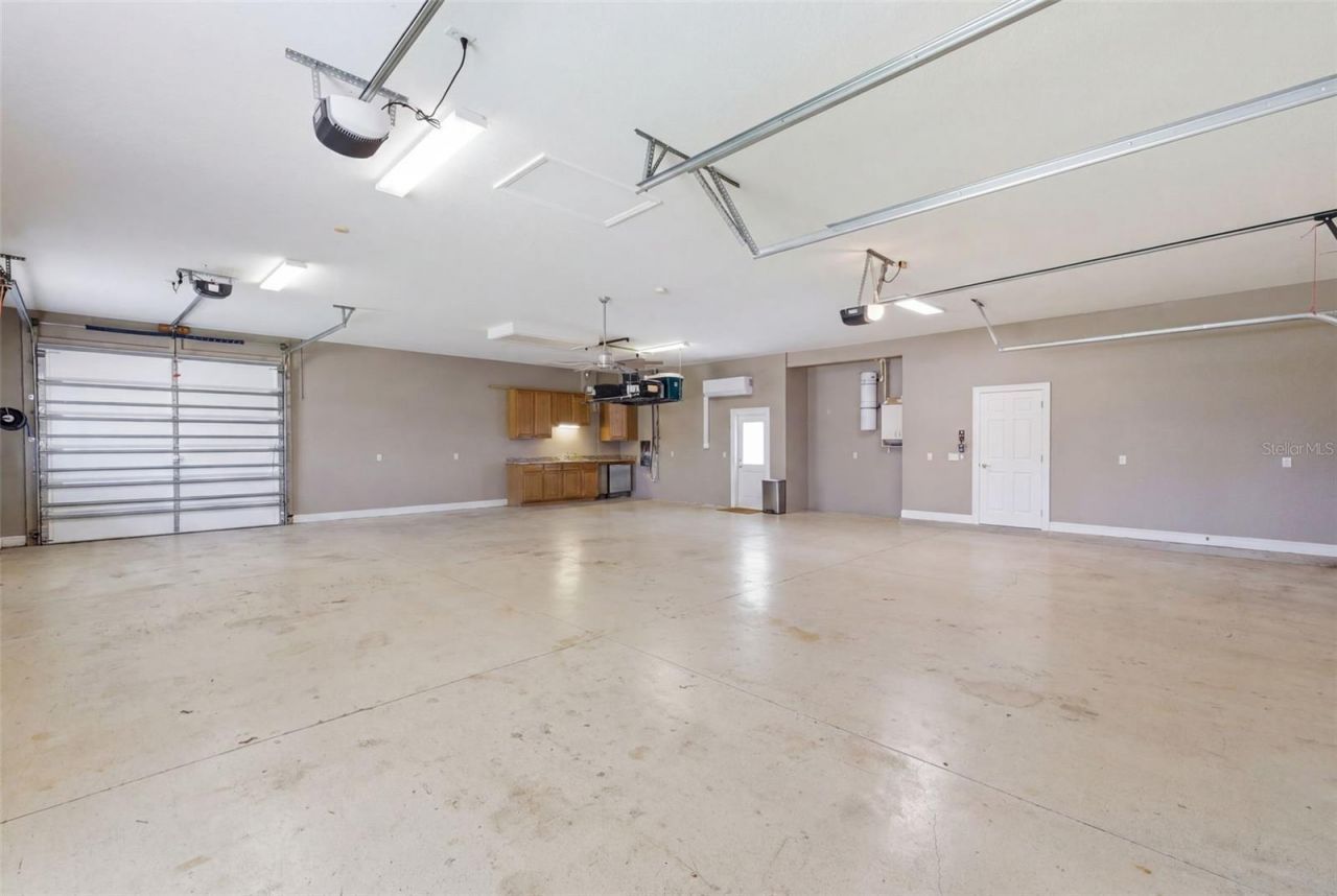 11145 Mountain Mockingbird Rd, Weeki Wachee, FL 34614 Photo