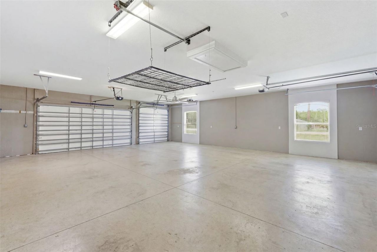 11145 Mountain Mockingbird Rd, Weeki Wachee, FL 34614 Photo